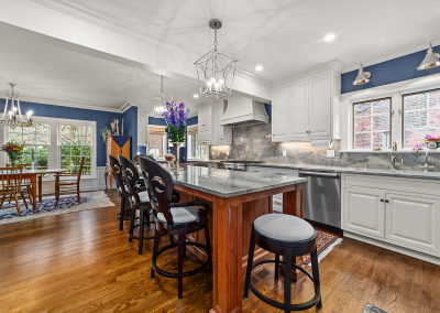 Traditional Kitchen island and dining room